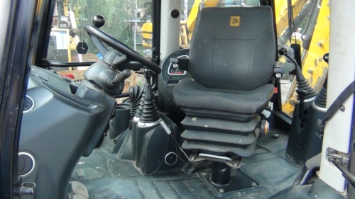 Экскаватор - погрузчик JCB 4CX купить в компании Рабочие Машины