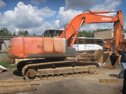 Гусеничный экскаватор HITACHI ZAXIS 240LC-3 купить в компании Рабочие Машины