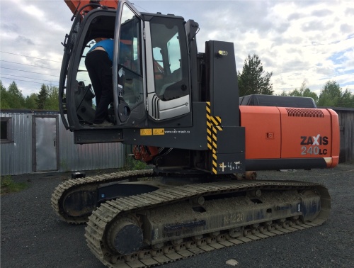 Перегружатель HITACHI ZX240LC купить в компании Рабочие Машины