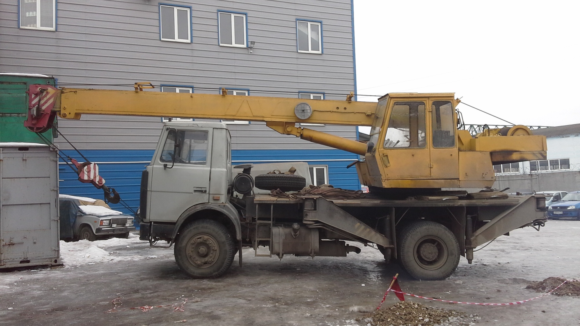 Автокран УГЛИЧМАШ КС-3577-3К купить в компании Рабочие Машины