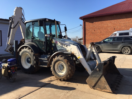 Экскаватор погрузчик TEREX 860 купить в компании Рабочие Машины