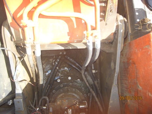Гусеничный экскаватор HITACHI ZAXIS 240LC-3 купить в компании Рабочие Машины
