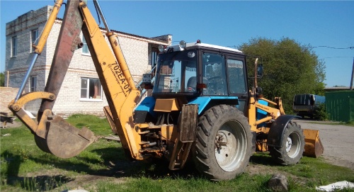 Экскаватор-погрузчик АМКОДОР 702 купить в компании Рабочие Машины