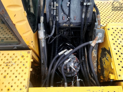 Гусеничный экскаватор Volvo EC290B купить в компании Рабочие Машины