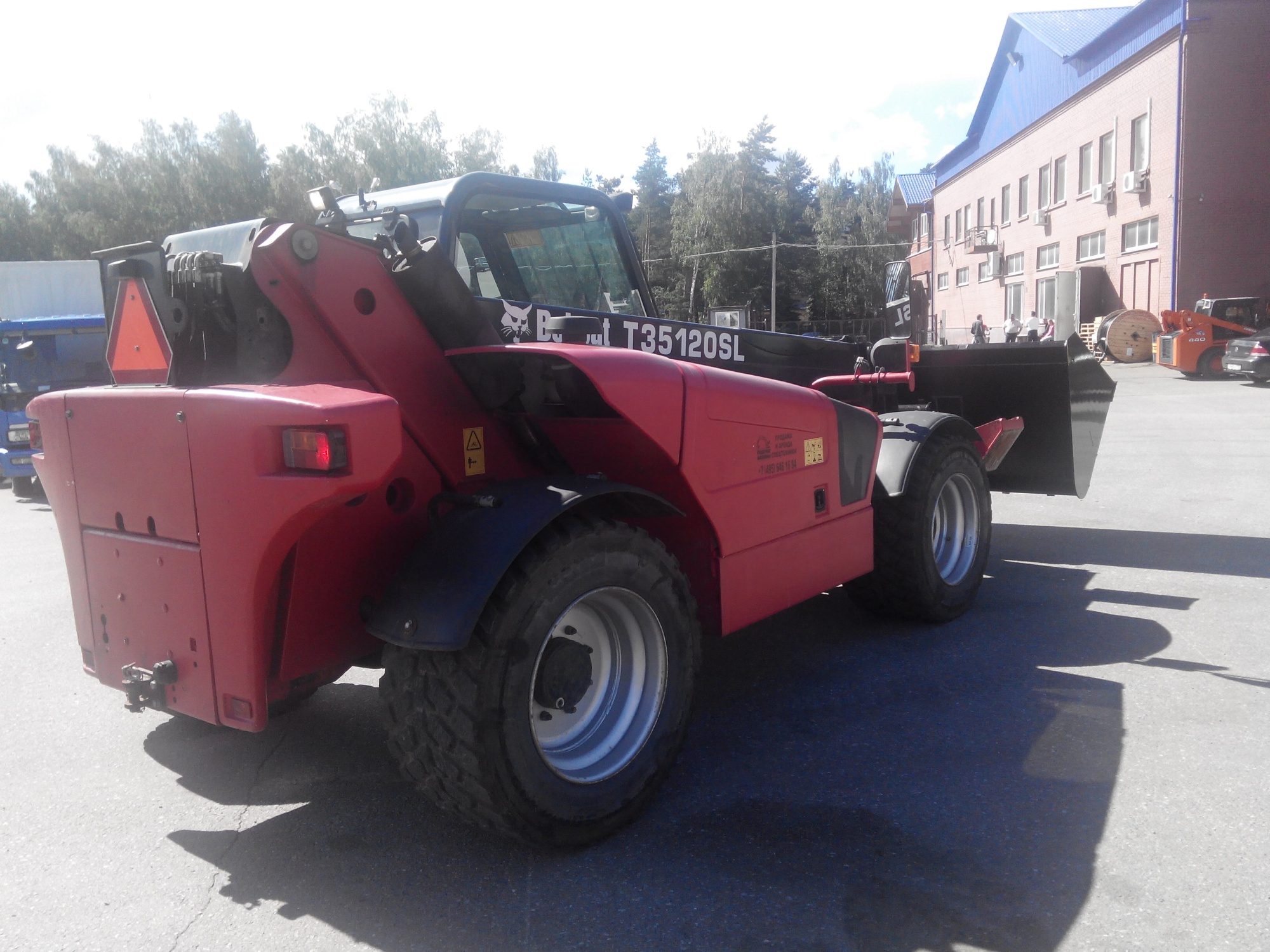 Телескопический погрузчик Bobcat T35120SL купить в компании Рабочие Машины