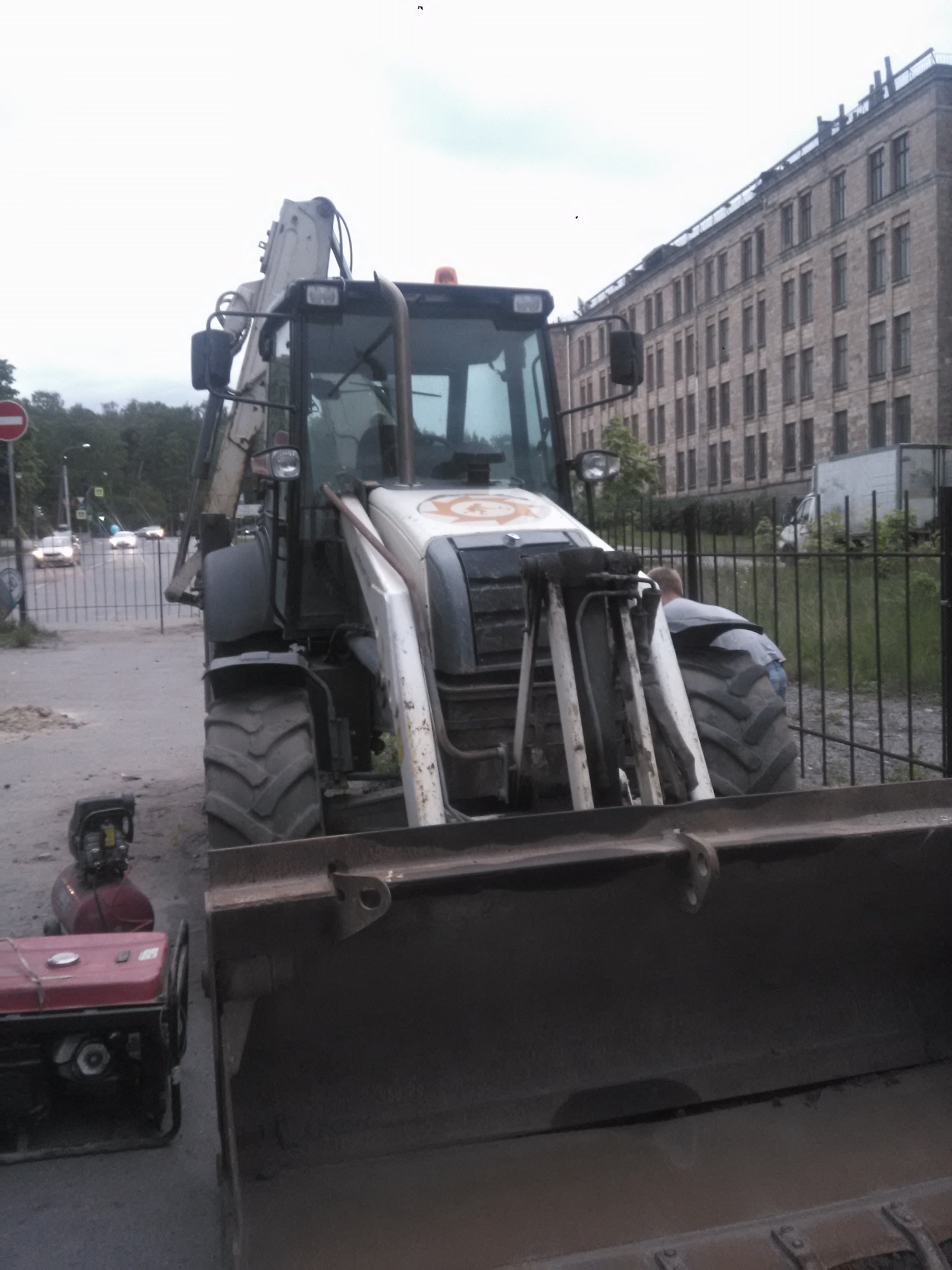 Экскаватор - погрузчик TEREX 860 купить в компании Рабочие Машины
