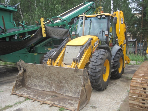 Экскаватор-погрузчик JCB 4CX купить в компании Рабочие Машины