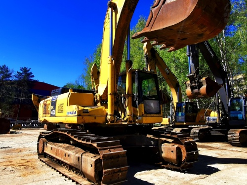 Гусеничный экскаватор KOMATSU PC 400 купить в компании Рабочие Машины