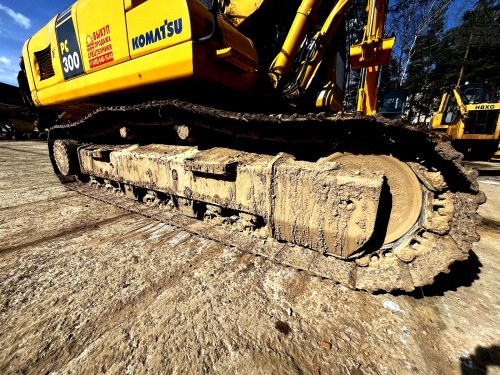Гусеничный экскаватор KOMATSU PC300-8M0 купить в компании Рабочие Машины
