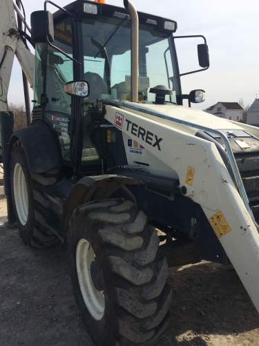 экскаватор-погрузчик TEREX 860 купить в компании Рабочие Машины