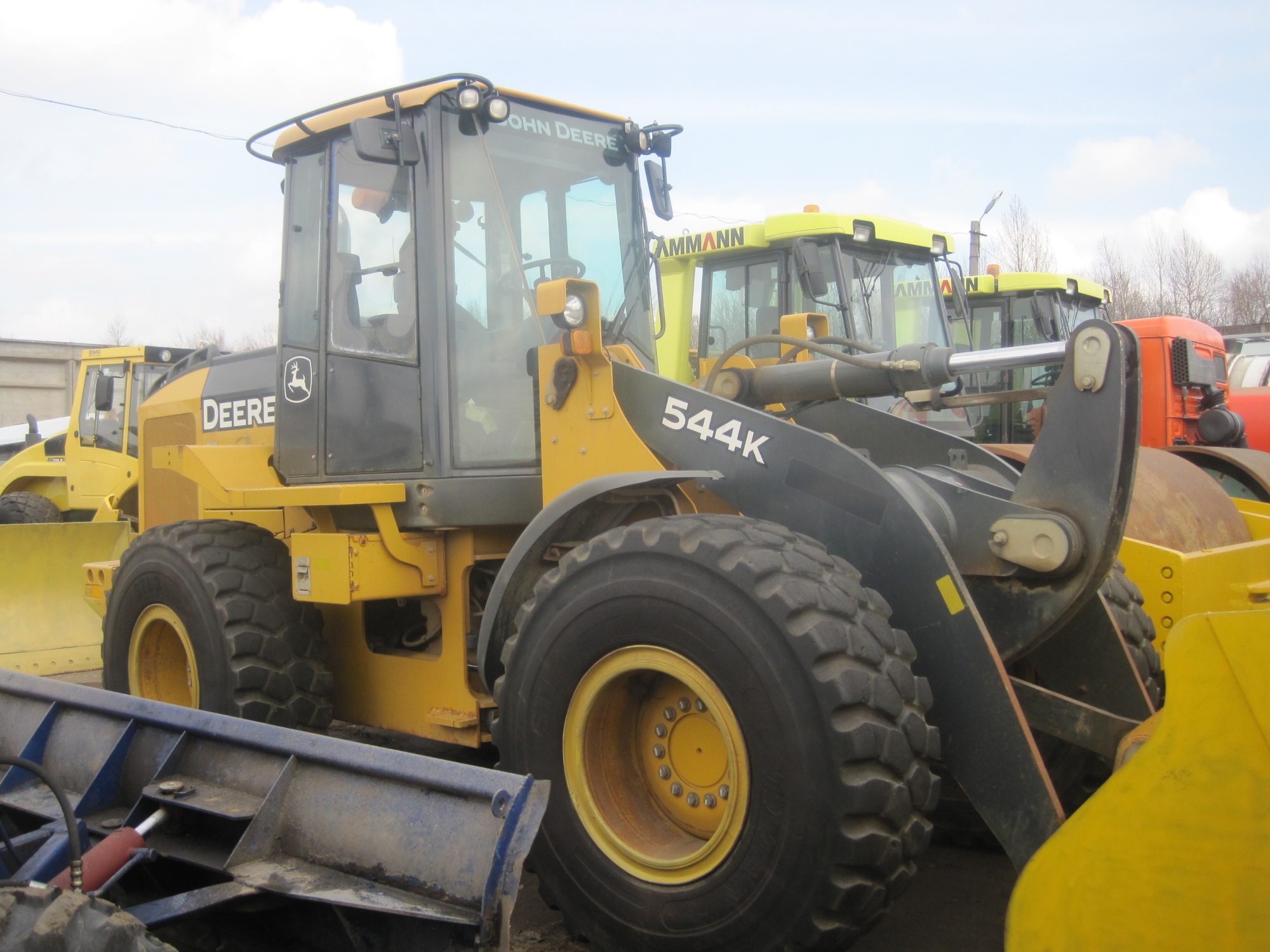 Фронтальный погрузчик JOHN DEERE 544K купить в компании Рабочие Машины