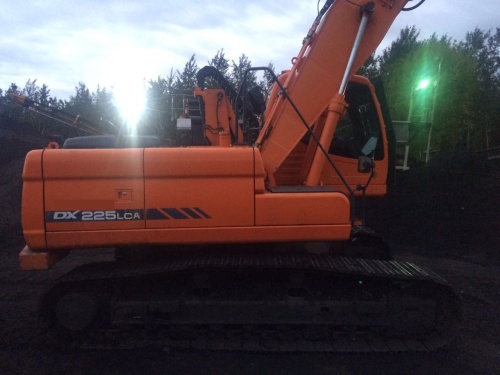 Гусеничный экскаватор (перегружатель) DOOSAN DX 225 LCA купить в компании Рабочие Машины