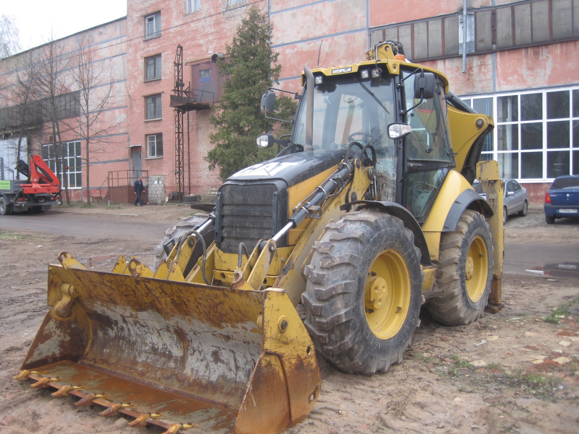 Экскаватор-погрузчик CATERPILLAR 434E купить в компании Рабочие Машины