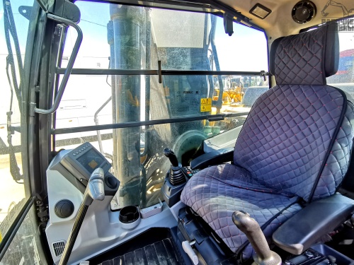 4647. Гусеничный экскаватор JOHN DEERE E260LC купить в компании Рабочие Машины