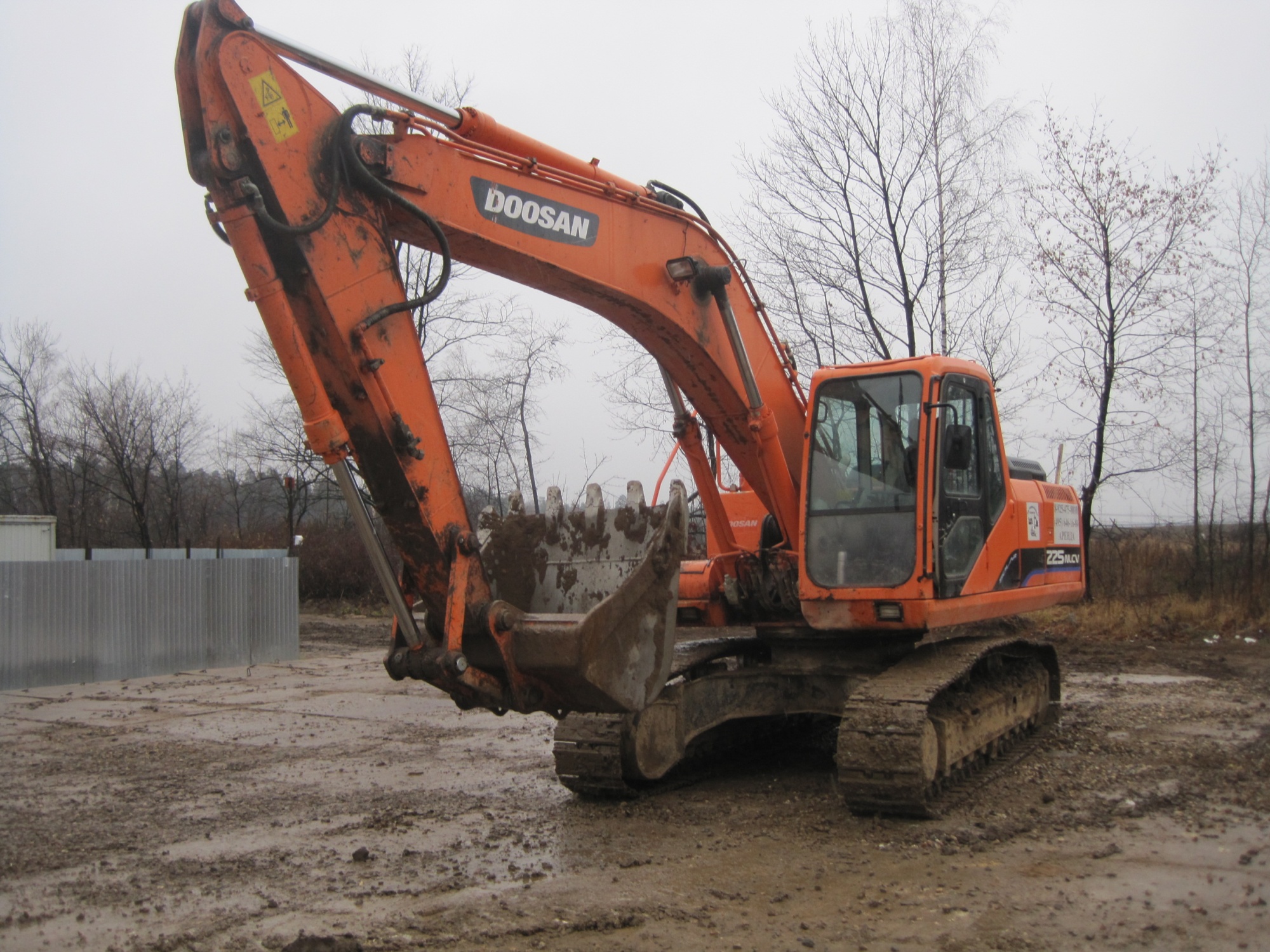Экскаватор гусеничный Doosan S225NLC-V купить в компании Рабочие Машины