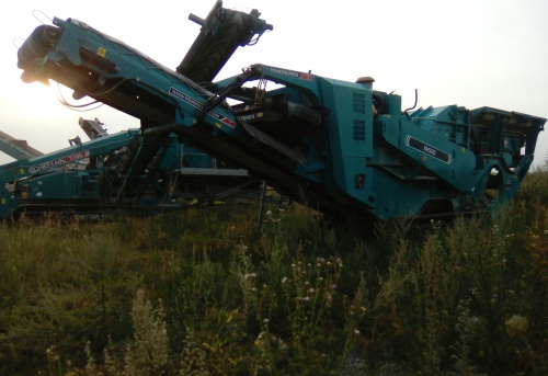 Грохот POWERSCREEN Chieftain 1700 track (3 Deck) купить в компании Рабочие Машины