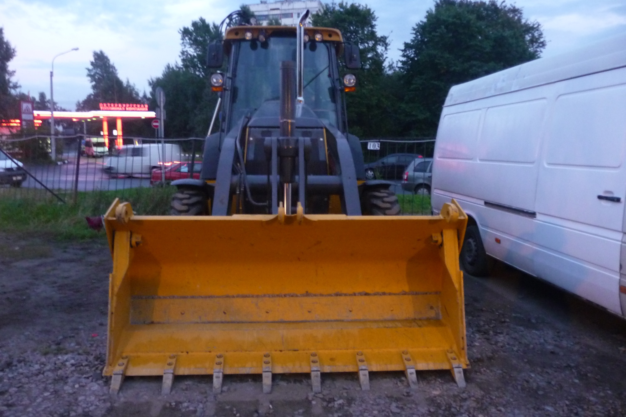экскаватор-погрузчик JOHN DEERE 325k купить в компании Рабочие Машины