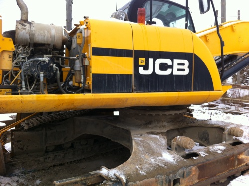 Гусеничный экскаватор JCB JS 260 купить в компании Рабочие Машины