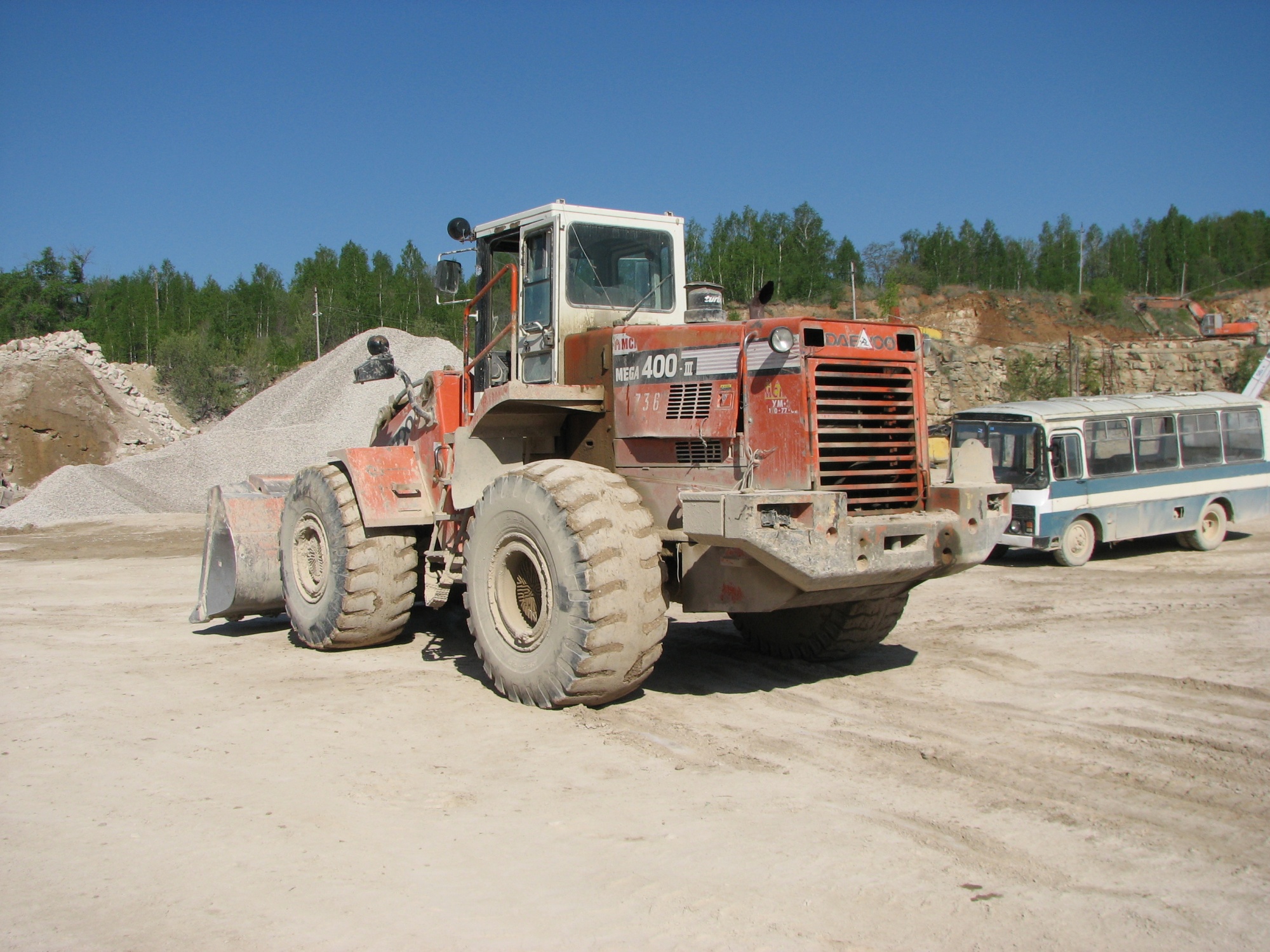 Фронтальный погрузчик DOOSAN / DAEWOO Mega 400-V2012 года купить в компании Рабочие Машины