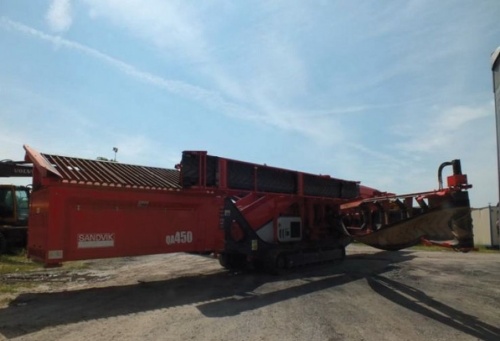 МОБИЛЬНЫЙ ГРОХОТ SANDVIK QA 450 купить в компании Рабочие Машины