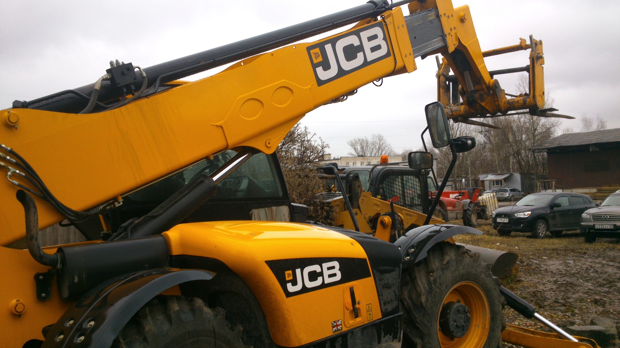 Телескопический погрузчик JCB 40170 купить в компании Рабочие Машины
