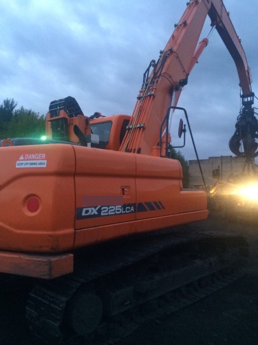 Гусеничный экскаватор (перегружатель) DOOSAN DX 225 LCA купить в компании Рабочие Машины