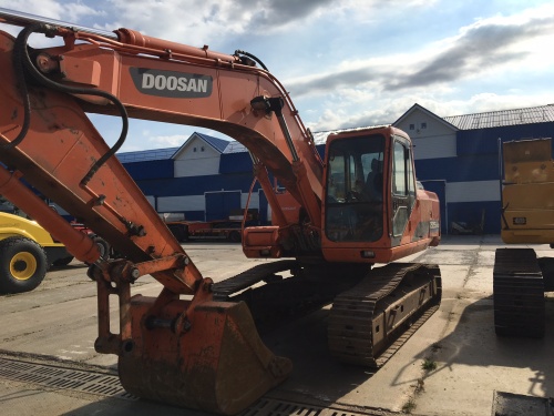 Гусеничный экскаватор DOOSAN / DAEWOO SOLAR 225NLCV купить в компании Рабочие Машины