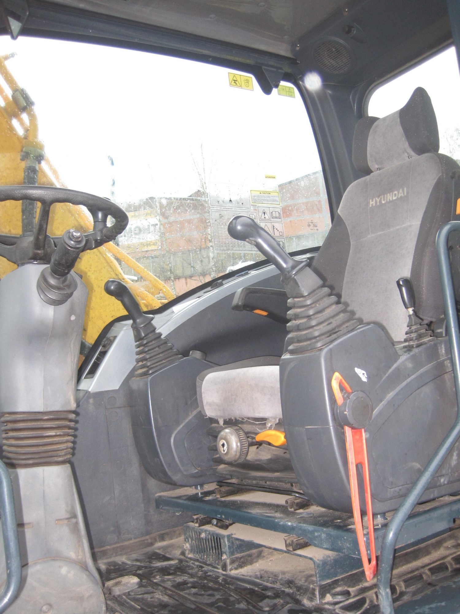 Колесный экскаватор HYUNDAI 180W-9S купить в компании Рабочие Машины