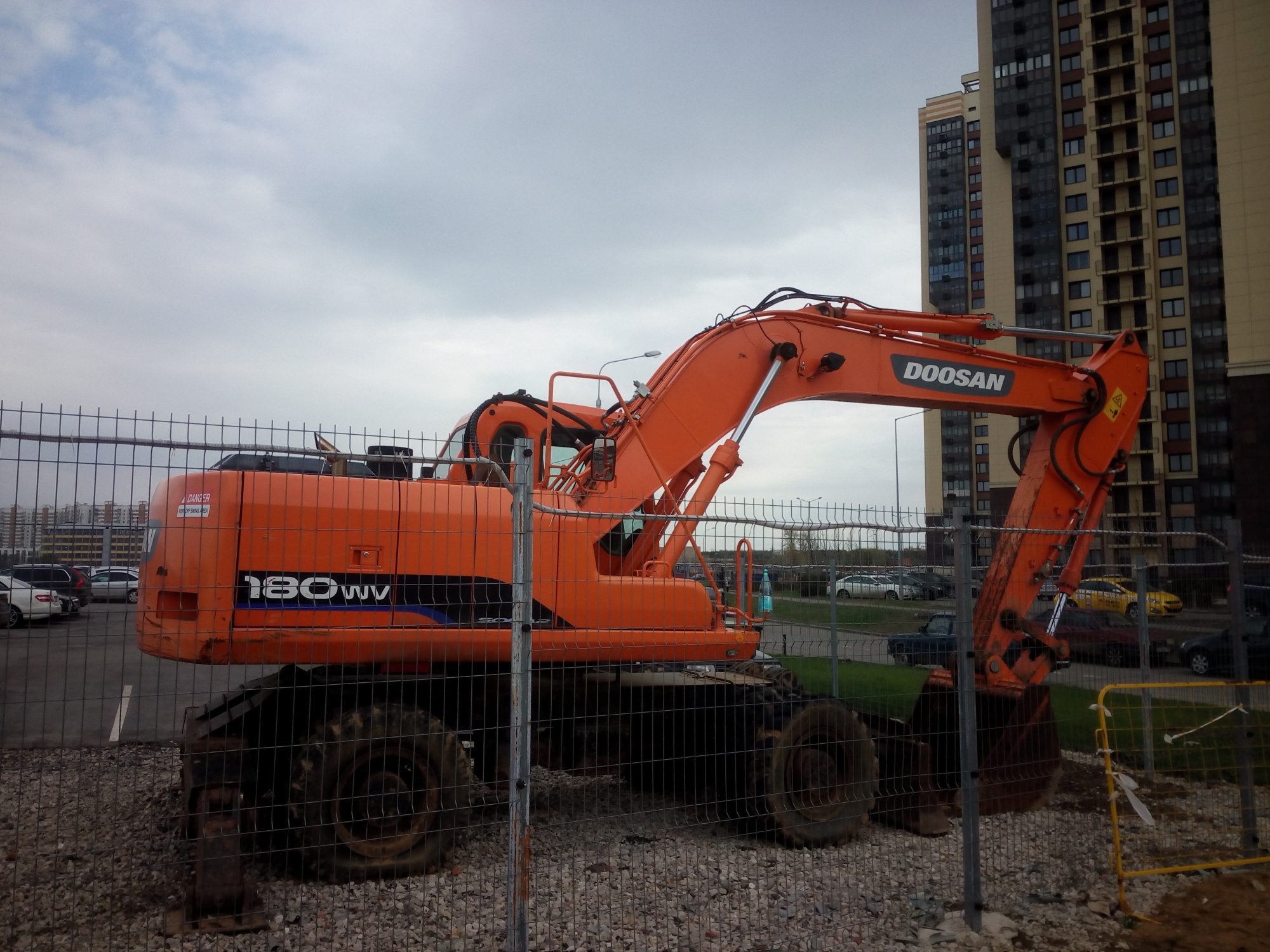 Колесный экскаватор DOOSAN / DAEWOO SOLAR L 180W-V купить в компании Рабочие Машины