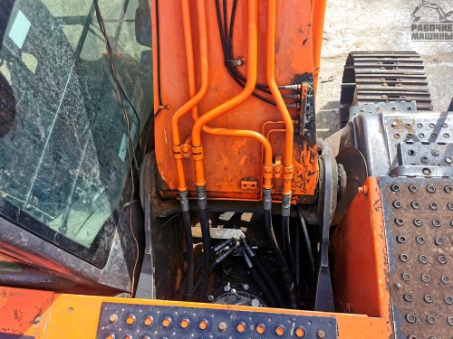 Гусеничный экскаватор HITACHI ZX240-5G купить в компании Рабочие Машины