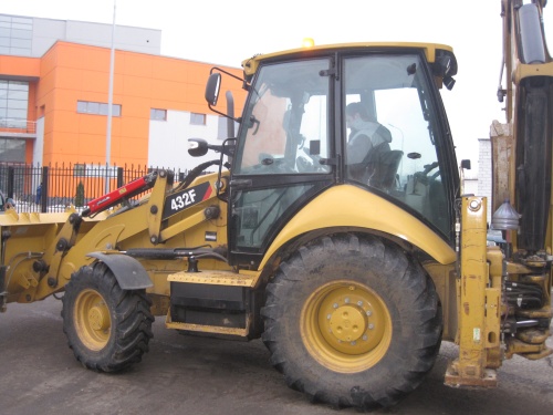 Экскаватор-погрузчик CATERPILLAR 432F купить в компании Рабочие Машины
