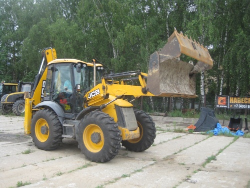 Экскаватор-погрузчик JCB 4CX купить в компании Рабочие Машины