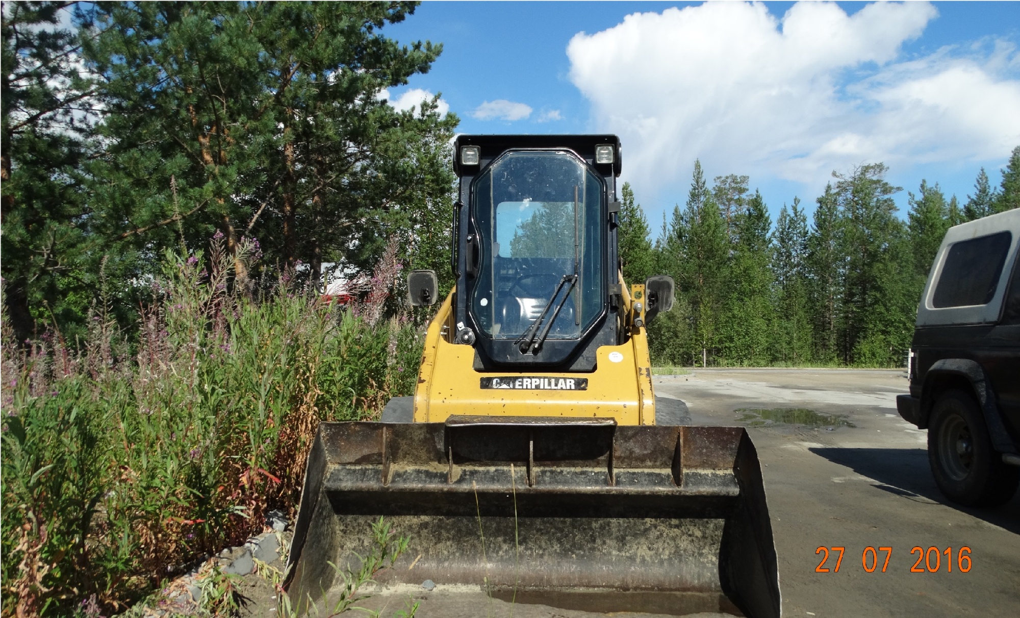 Мини - погрузчик фронтальныйCATERPILLAR 216B купить в компании Рабочие Машины