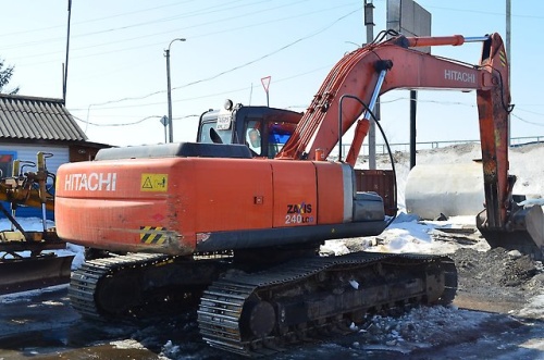 экскаватор гусеничный Hitachi ZX240LC 3G купить в компании Рабочие Машины