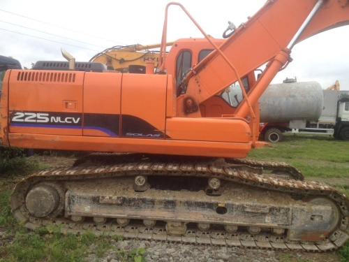 Гусеничный экскаватор DOOSAN / DAEWOO SOLAR 225NLCV купить в компании Рабочие Машины