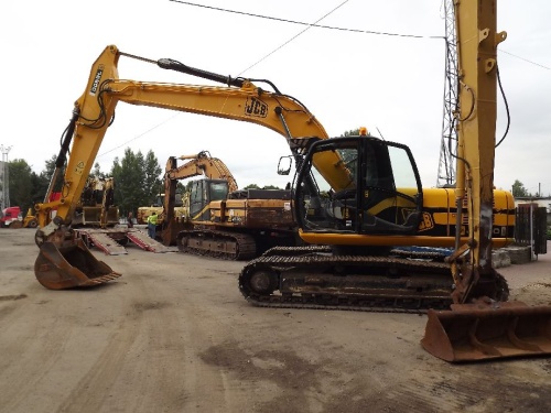 Экскаватор гусеничный JCB JS200LC купить в компании Рабочие Машины