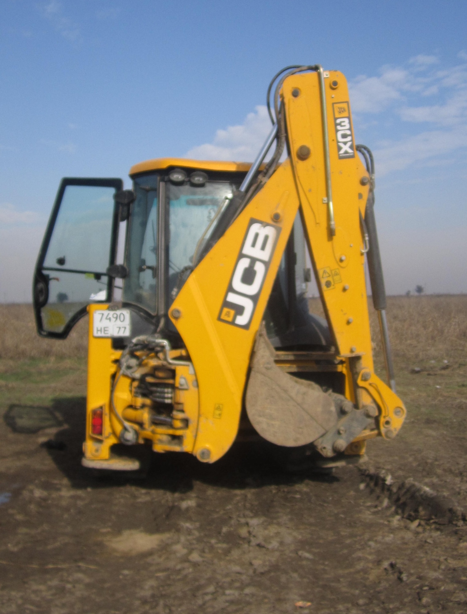 Экскаватор - погрузчик JCB 3CX купить в компании Рабочие Машины