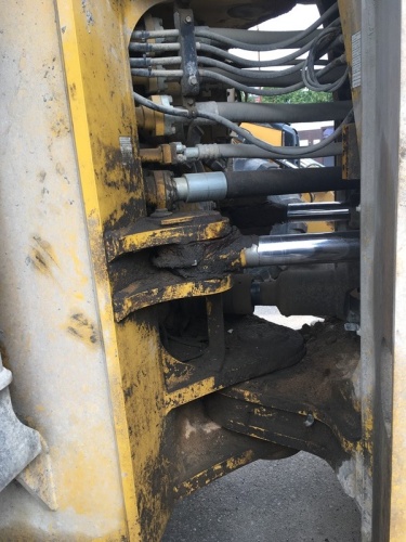 Фронтальный погрузчик KOMATSU WA 600-6 купить в компании Рабочие Машины