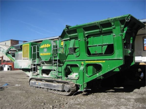 Щековая дробилка McCloskey J44 купить в компании Рабочие Машины