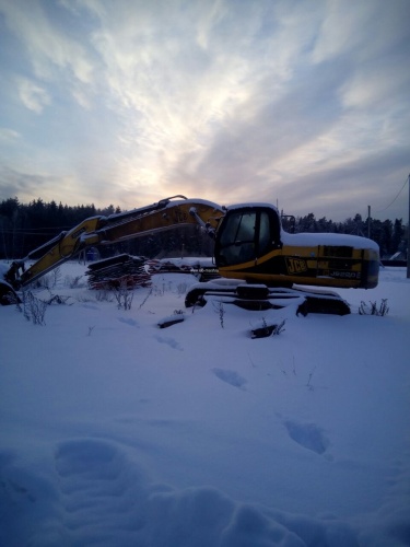 Гусеничный экскаватор JCB JS 220 купить в компании Рабочие Машины