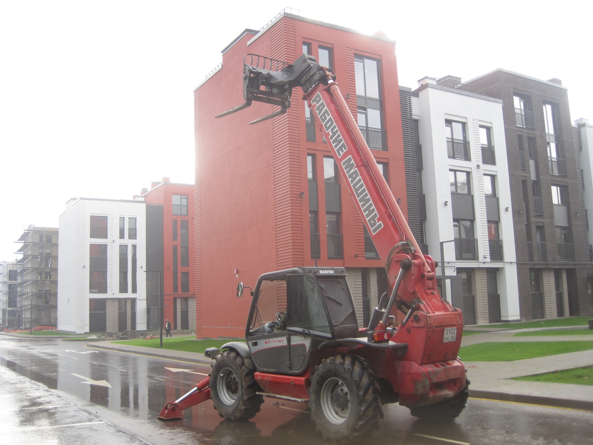 Телескопический погрузчик Manitou 1740 купить в компании Рабочие Машины