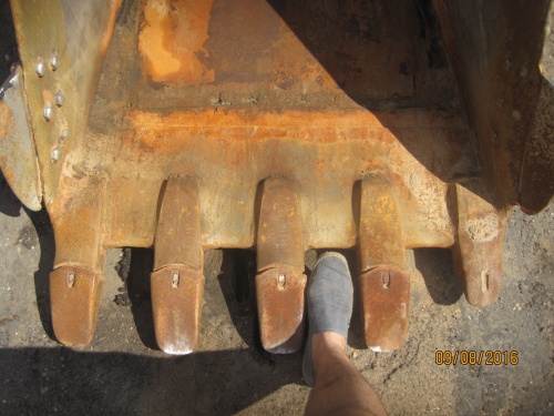 Гусеничный экскаватор HITACHI ZAXIS 240LC-3 купить в компании Рабочие Машины