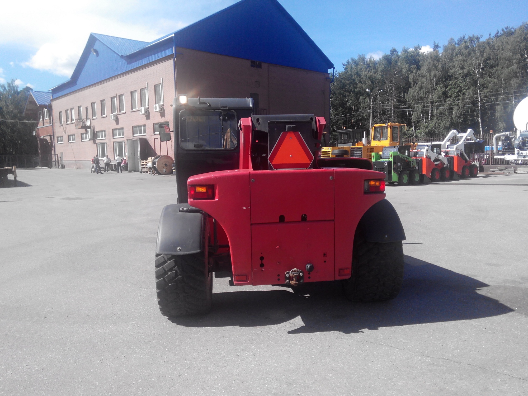 Телескопический погрузчик Bobcat T35120SL купить в компании Рабочие Машины