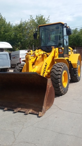 Фронтальный погрузчик HYUNDAI HL730-7A купить в компании Рабочие Машины