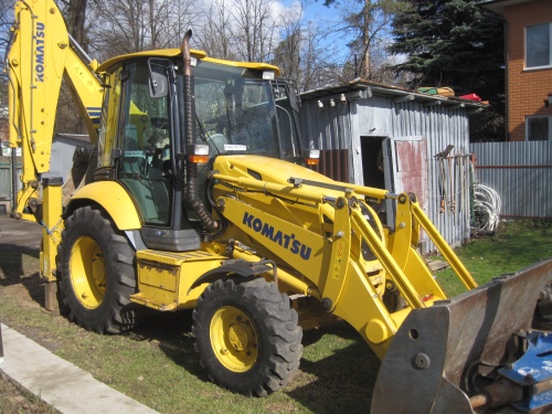 Экскаватор-погрузчик KOMATSU WB93R купить в компании Рабочие Машины