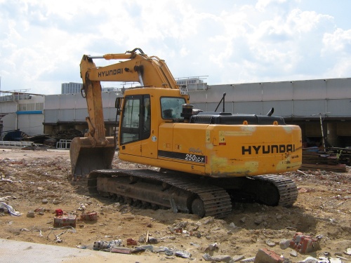 Гусеничный экскаватор HYUNDAI R 250LC-7 купить в компании Рабочие Машины