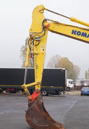 Колесный экскаватор Komatsu PW180-7E0 купить в компании Рабочие Машины