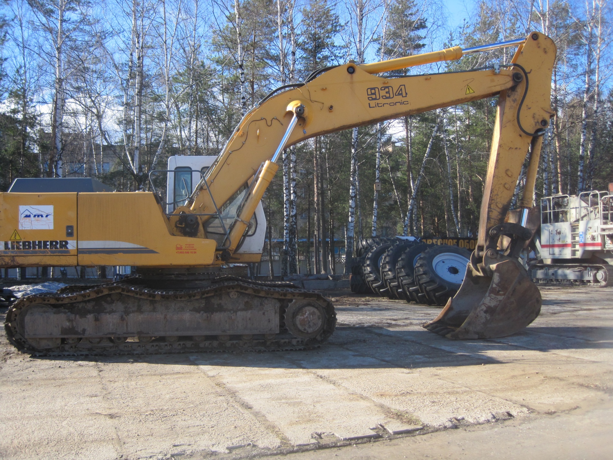 Гусеничный экскаватор LIEBHERR R 934 2005г купить в компании Рабочие Машины