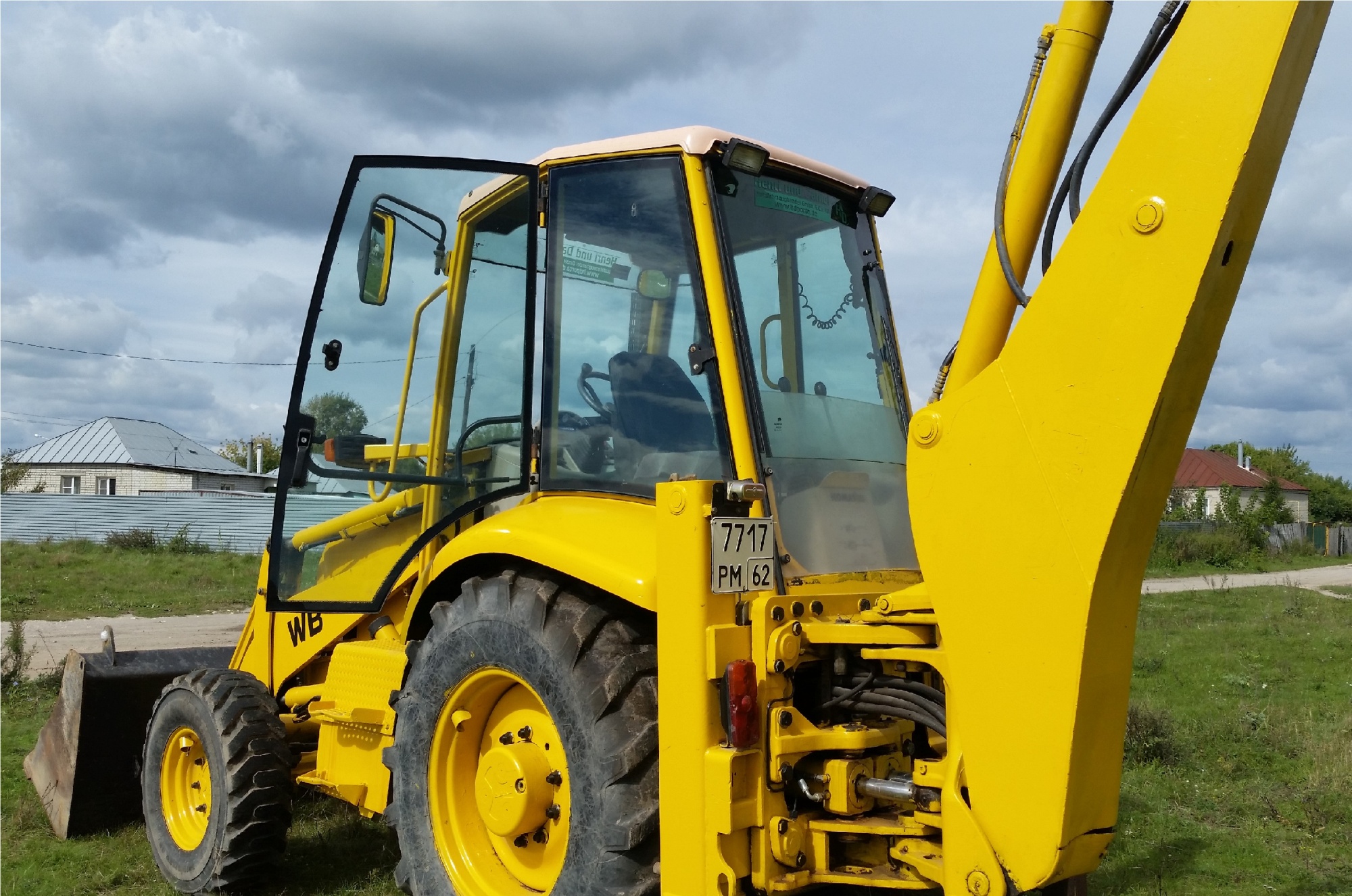 Экскаватор - погрузчик KOMATSU WB91R-2 купить в компании Рабочие Машины