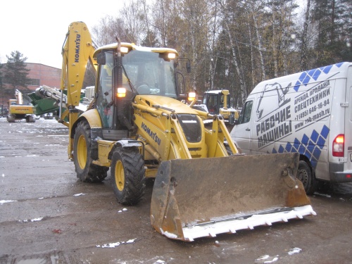Экскаватор - погрузчикKOMATSUWB93R-5 купить в компании Рабочие Машины